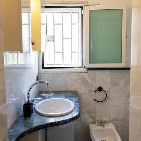 Sulla Via Del Teatro 아파트