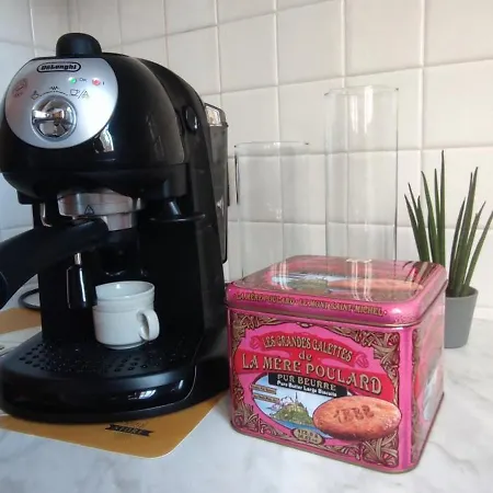 Sulla Via Del Teatro * Bari