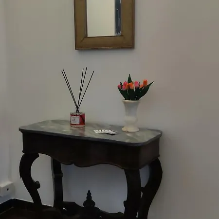 Sulla Via Del Teatro Appartement *