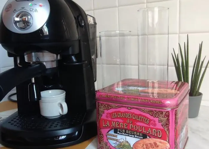 Sulla Via Del Teatro * Bari